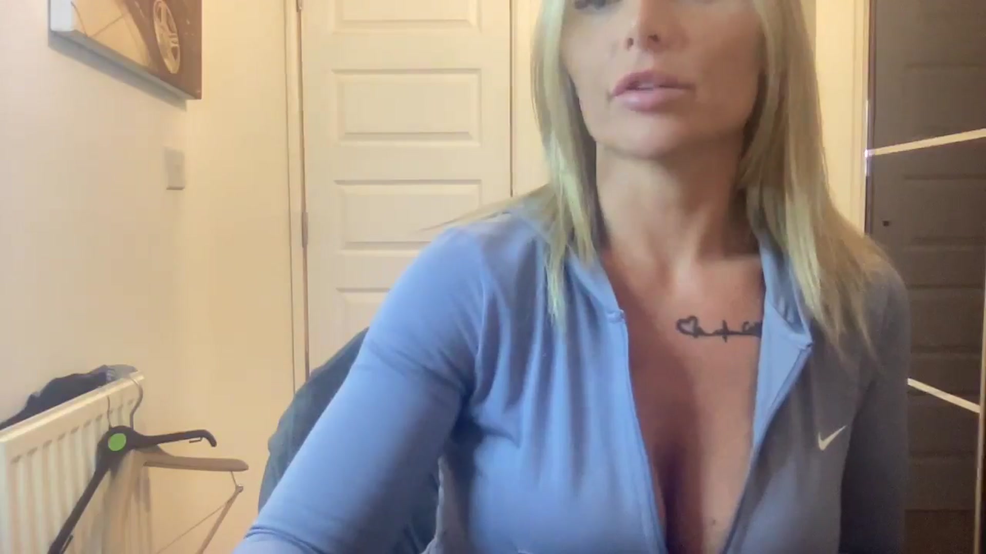 Gallery image thumbnail from Molly_XXX1's myfreecams stream on, 11/05/2024, 19:06 image 12 of 20