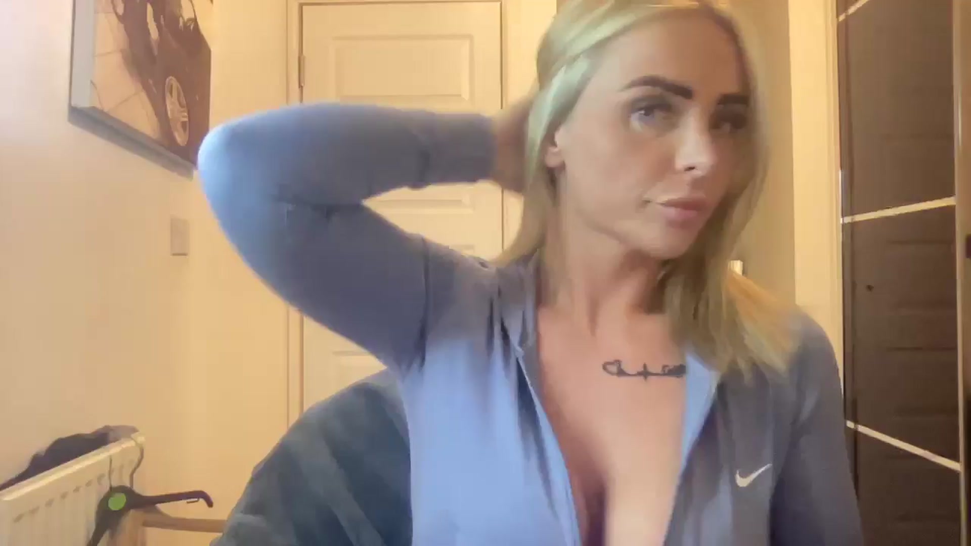 Gallery image thumbnail from Molly_XXX1's myfreecams stream on, 11/05/2024, 19:58 image 18 of 20