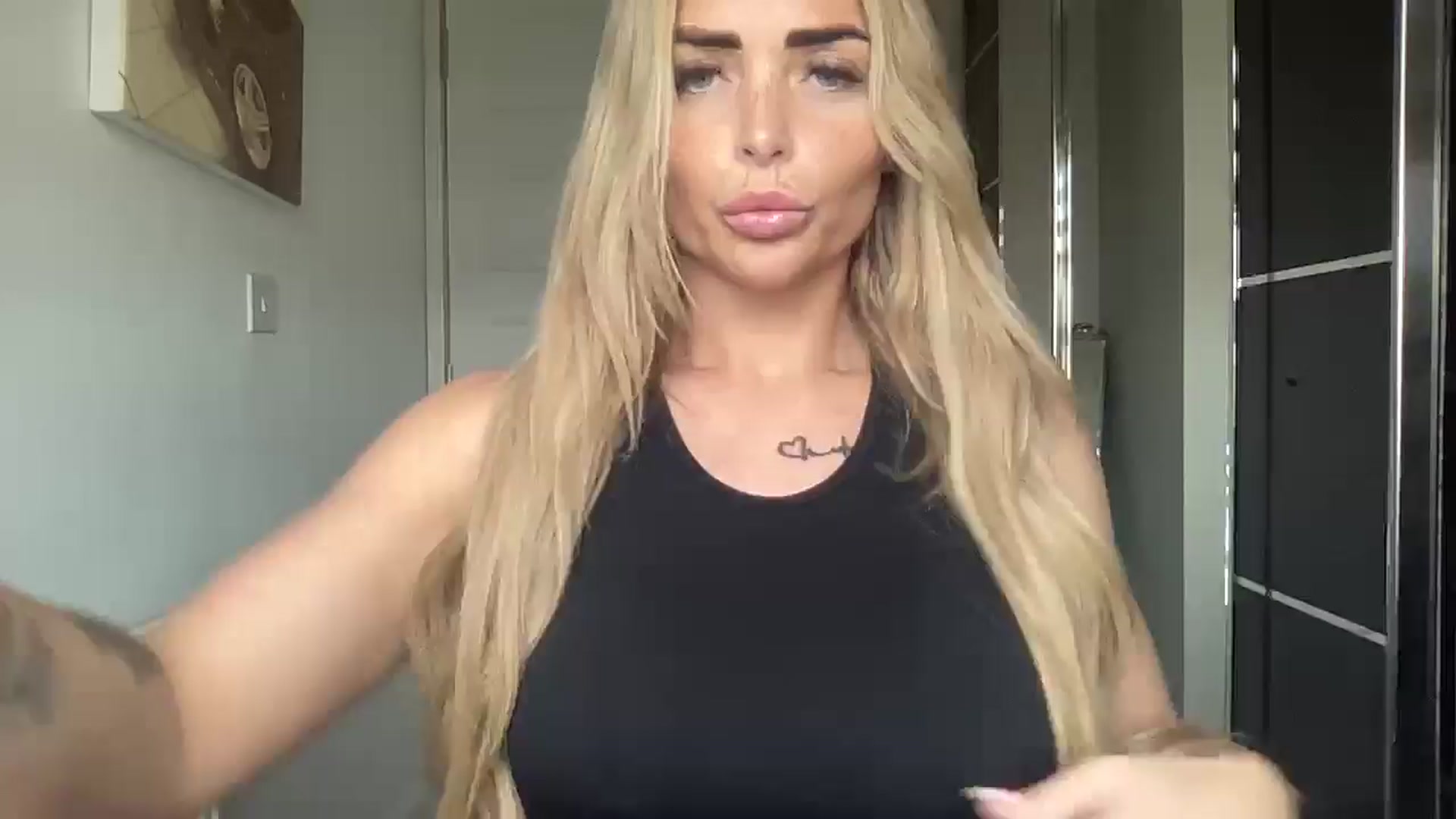 Gallery image thumbnail from Molly_XXX1's myfreecams stream on, 11/12/2024, 10:26 image 18 of 20