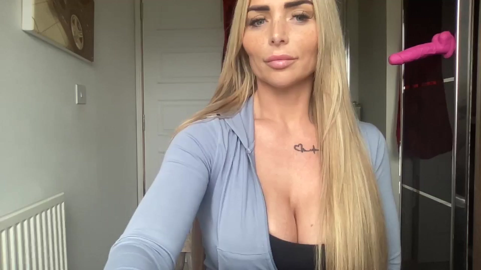 Gallery image thumbnail from Molly_XXX1's myfreecams stream on, 11/13/2024, 10:41 image 8 of 20