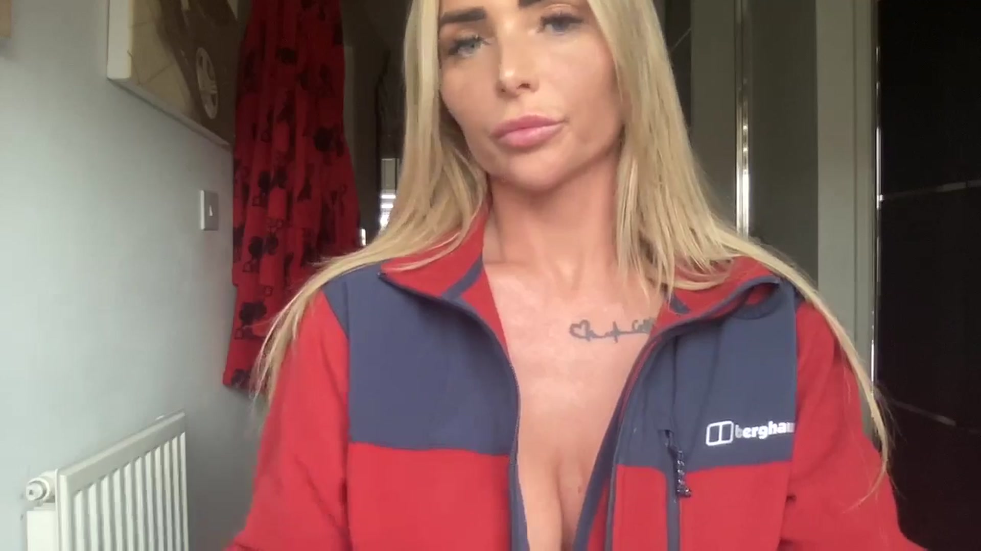 Gallery image thumbnail from Molly_XXX1's myfreecams stream on, 11/15/2024, 13:27 image 9 of 20