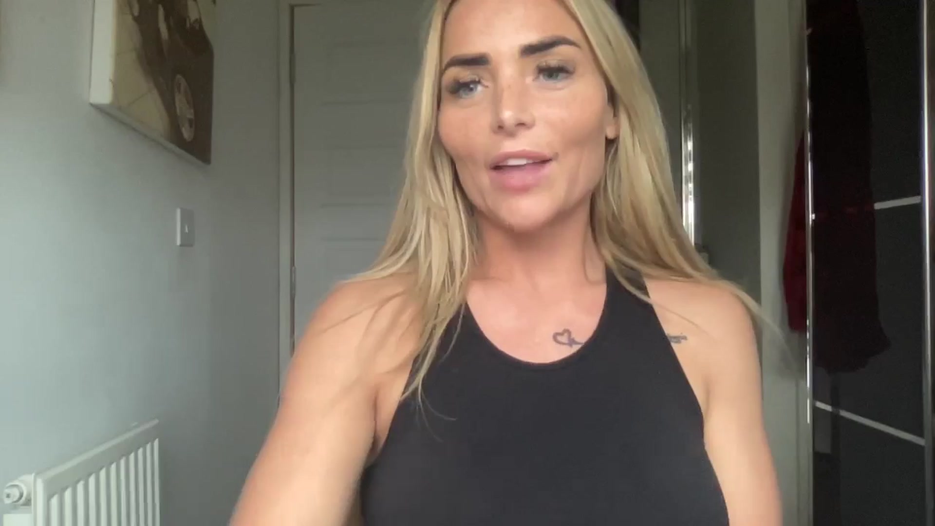 Gallery image thumbnail from Molly_XXX1's myfreecams stream on, 11/17/2024, 12:59 image 11 of 20