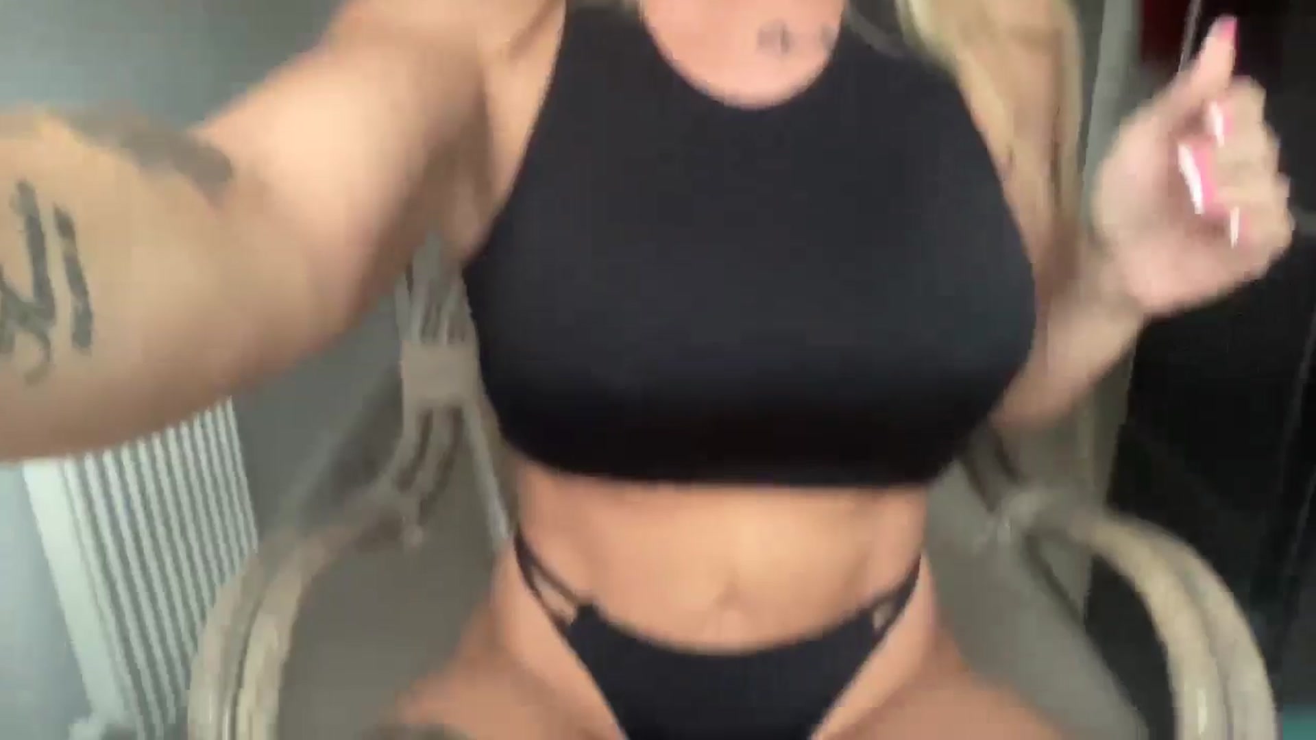 Gallery image thumbnail from Molly_XXX1's myfreecams stream on, 11/17/2024, 12:59 image 4 of 20