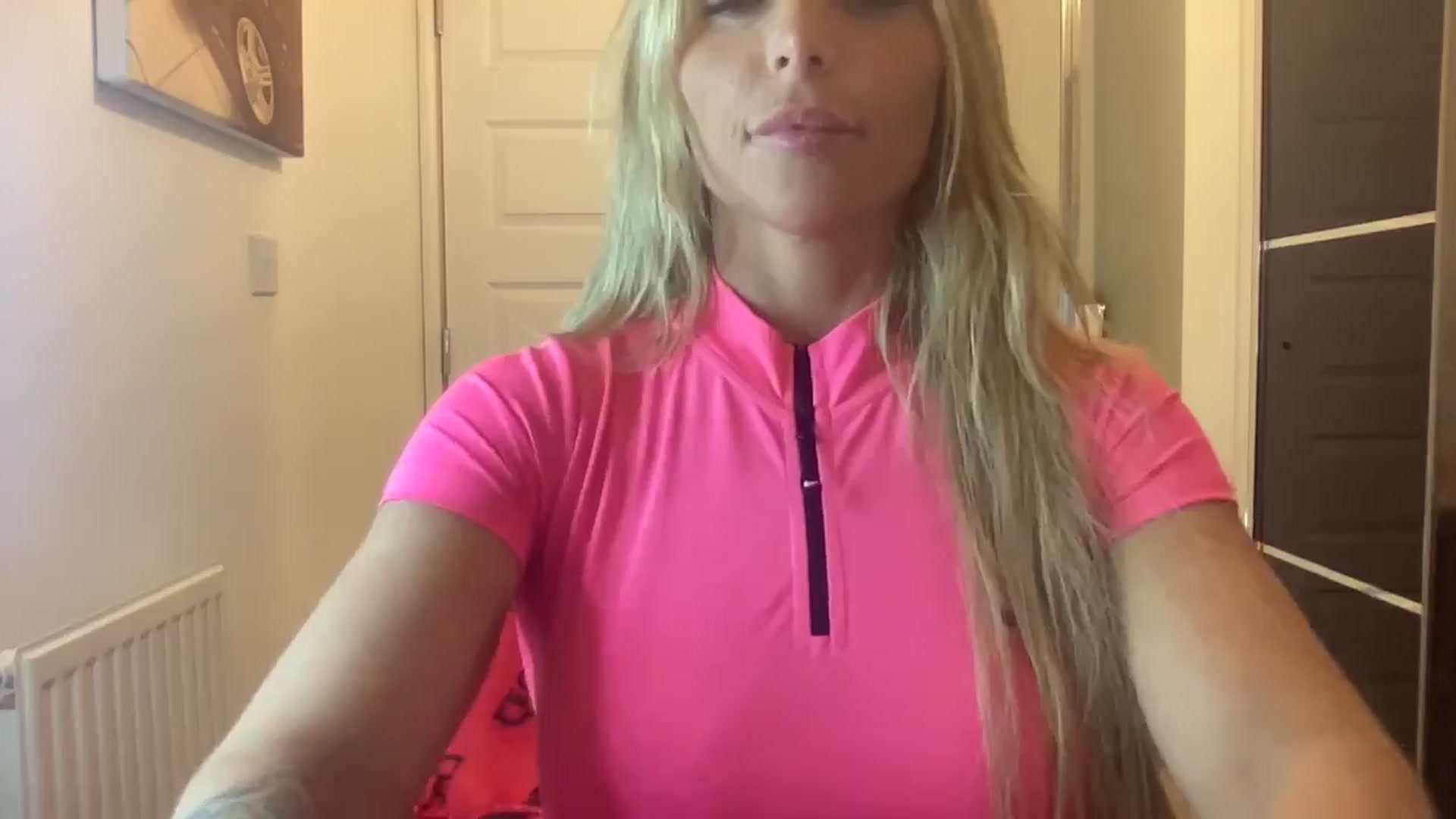 Gallery image thumbnail from Molly_XXX1's myfreecams stream on, 11/28/2024, 19:28 image 8 of 20