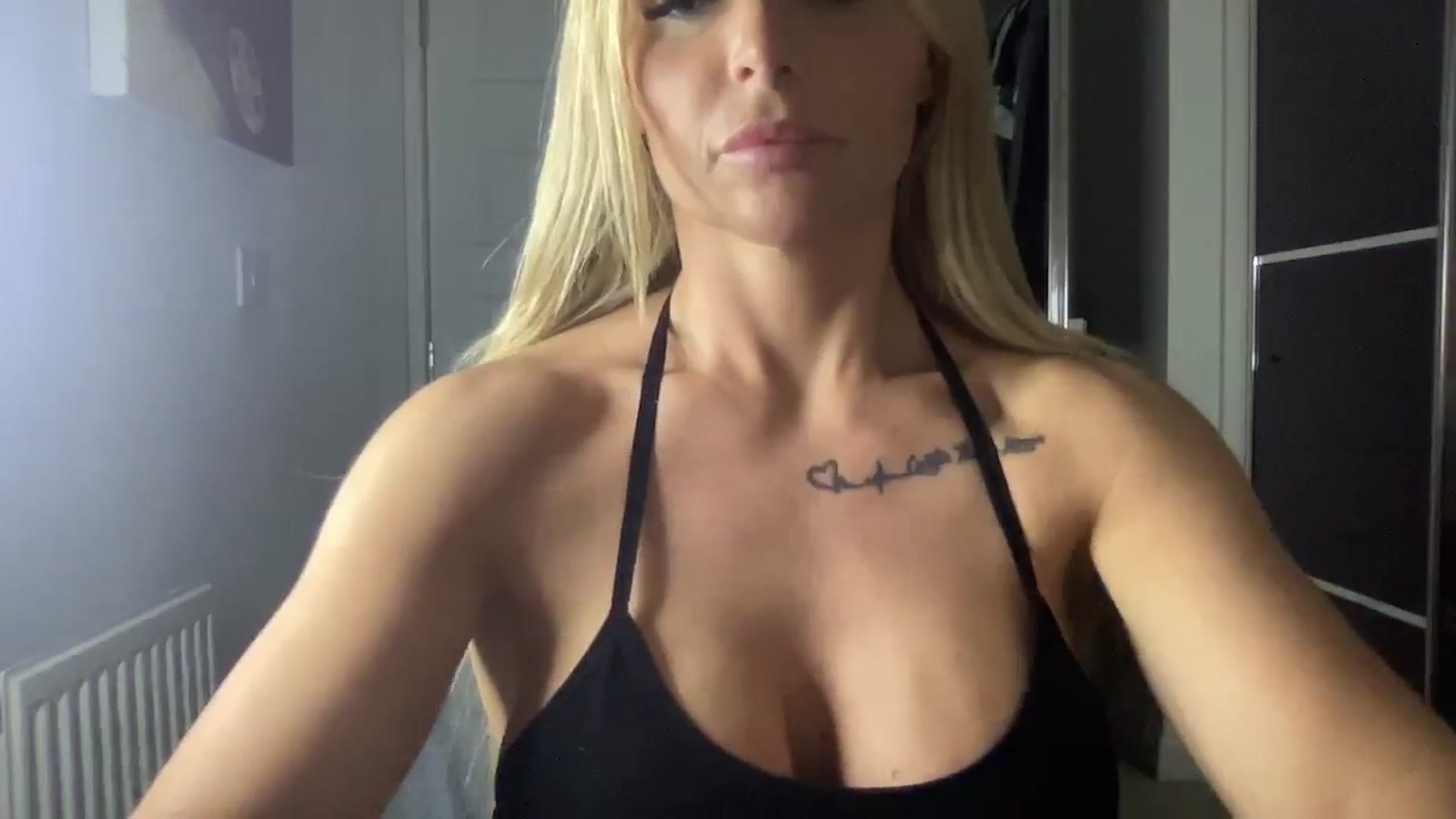 Gallery image thumbnail from Molly_XXX1's myfreecams stream on, 12/06/2024, 16:51 image 2 of 20