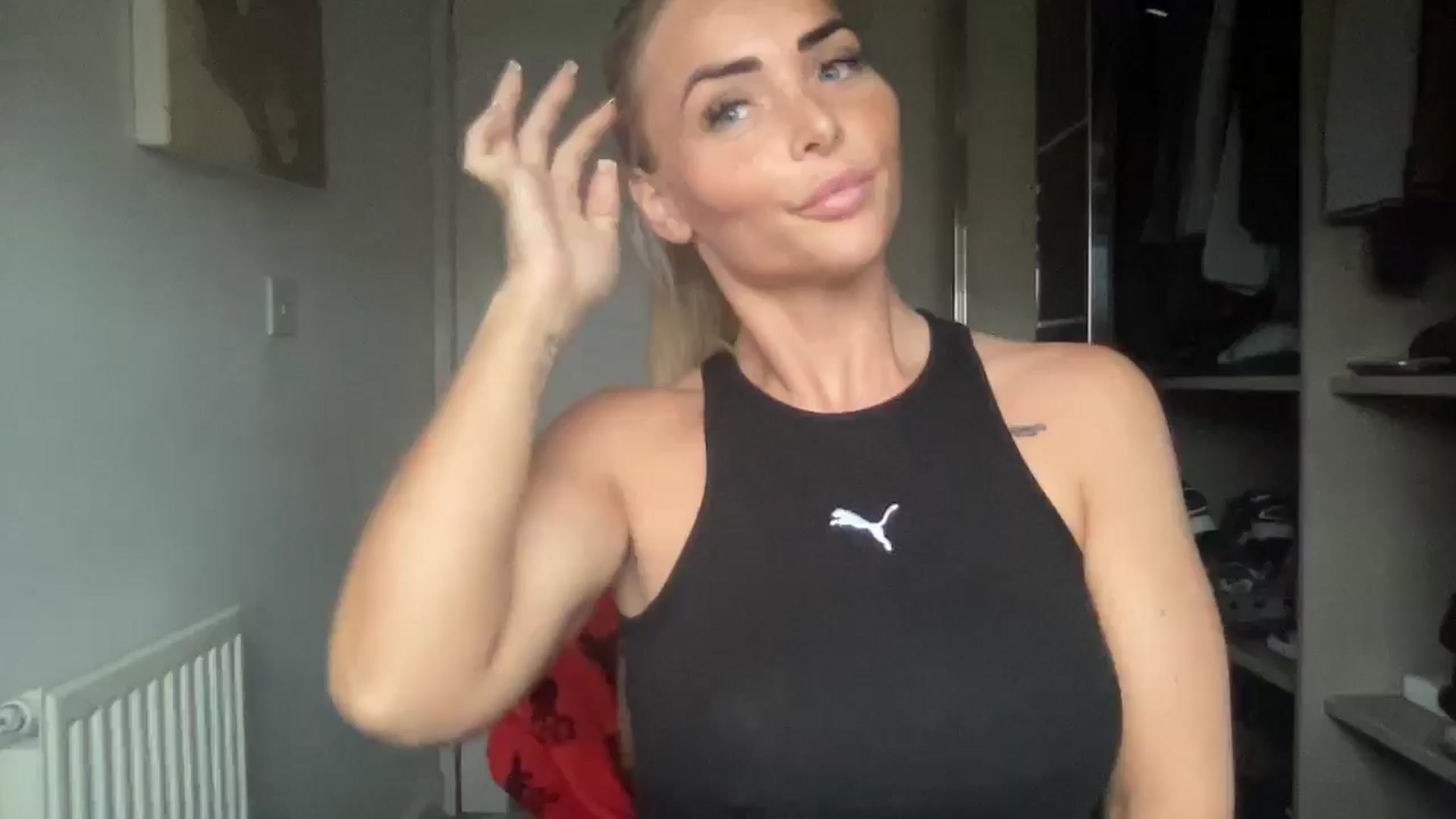 Gallery image thumbnail from Molly_XXX1's myfreecams stream on, 12/16/2024, 14:39 image 15 of 20