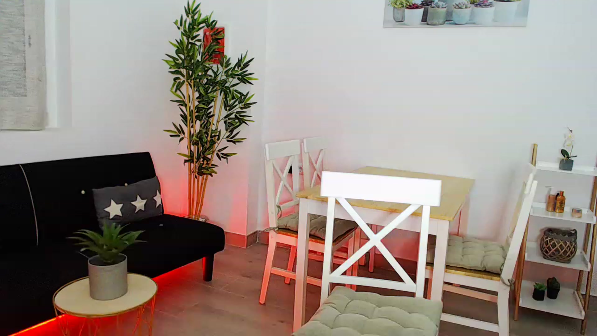 Gallery image thumbnail from Molly_here's myfreecams stream on, 12/17/2022, 04:22 image 9 of 20