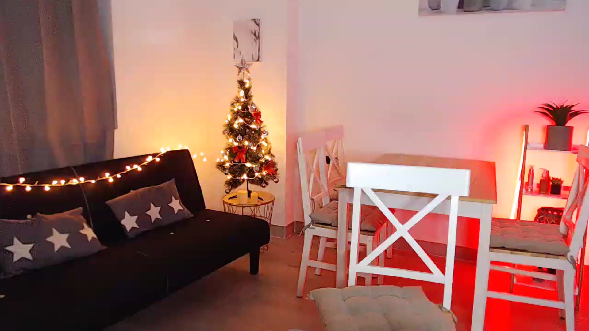 Gallery image thumbnail from Molly_here's myfreecams stream on, 01/10/2023, 24:30 image 2 of 20
