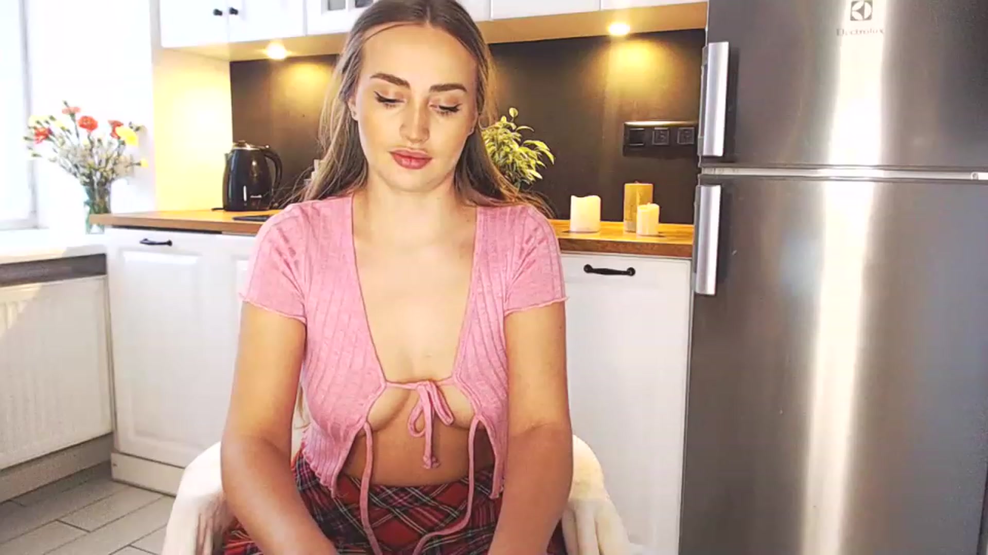 Gallery image thumbnail from Molly_here's myfreecams stream on, 02/21/2023, 07:37 image 3 of 20