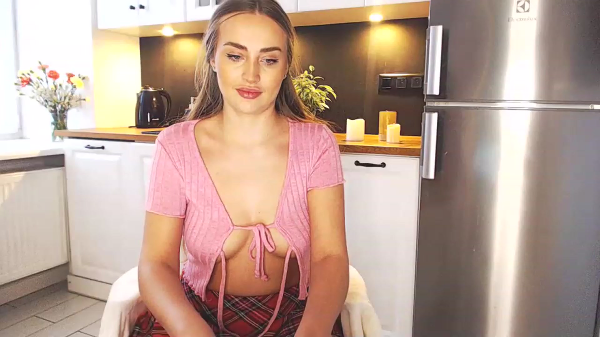 Gallery image thumbnail from Molly_here's myfreecams stream on, 02/21/2023, 07:37 image 4 of 20