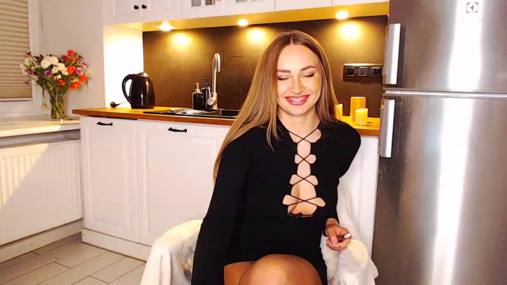 Gallery image thumbnail from Molly_here's myfreecams stream on, 04/29/2023, 03:26 image 3 of 20