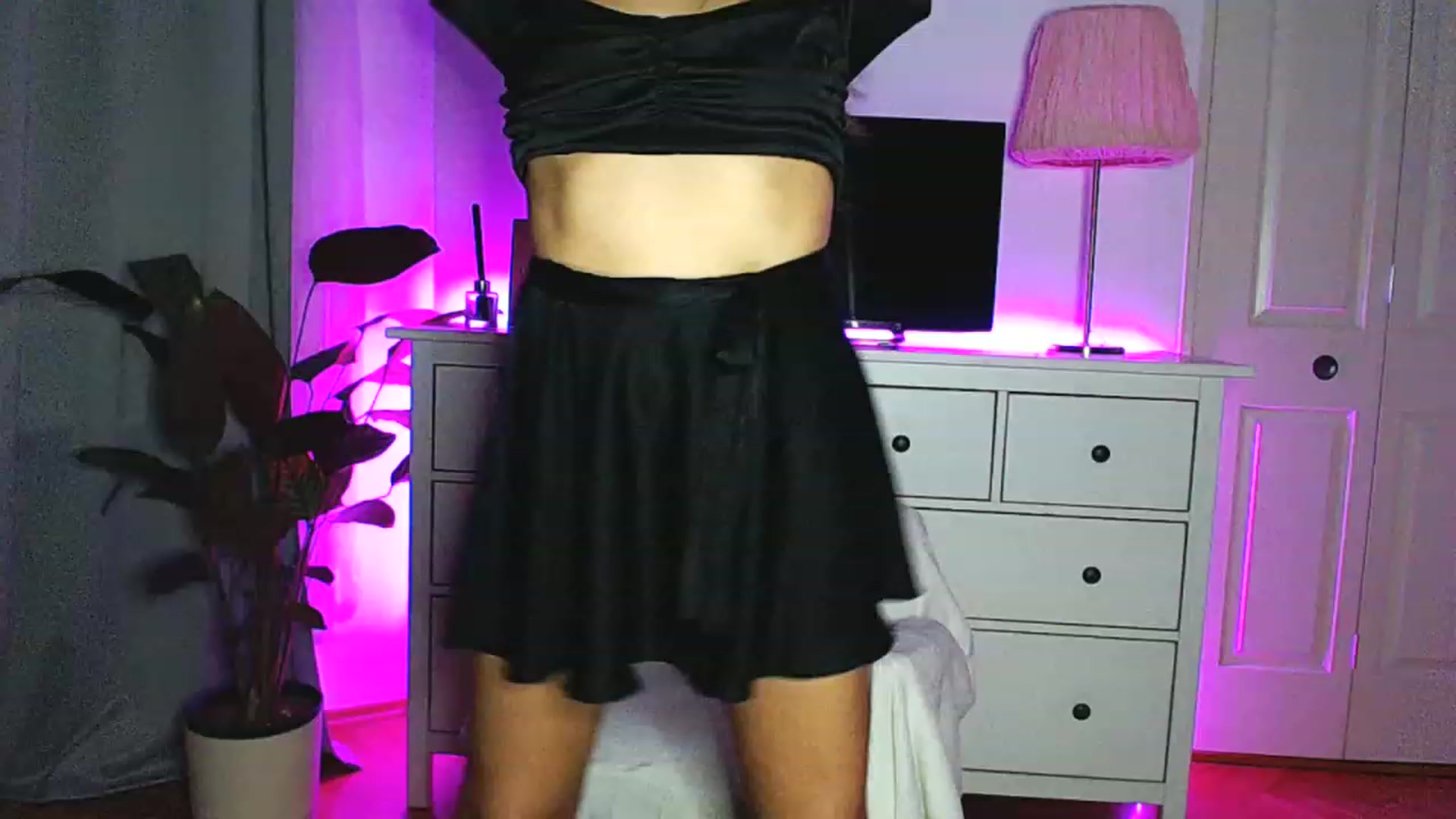 Gallery image thumbnail from Molly_here's myfreecams stream on, 05/11/2023, 02:21 image 11 of 20