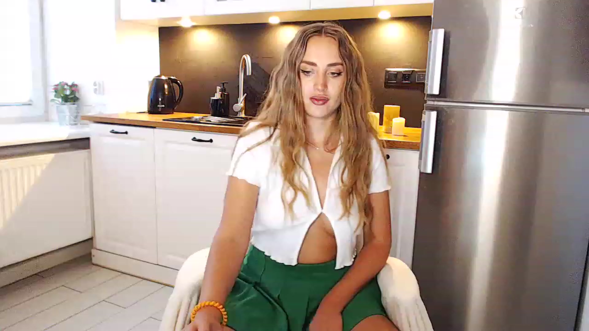 Gallery image thumbnail from Molly_here's myfreecams stream on, 06/26/2023, 03:28 image 16 of 20