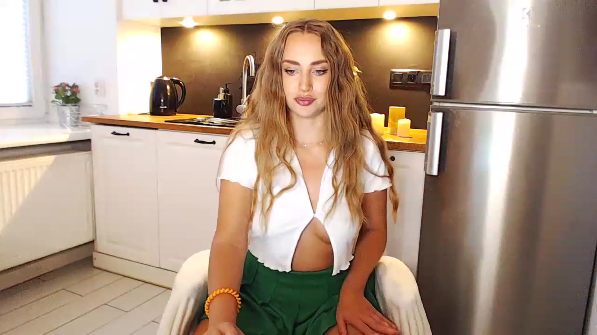 Gallery image thumbnail from Molly_here's myfreecams stream on, 06/26/2023, 03:28 image 9 of 20