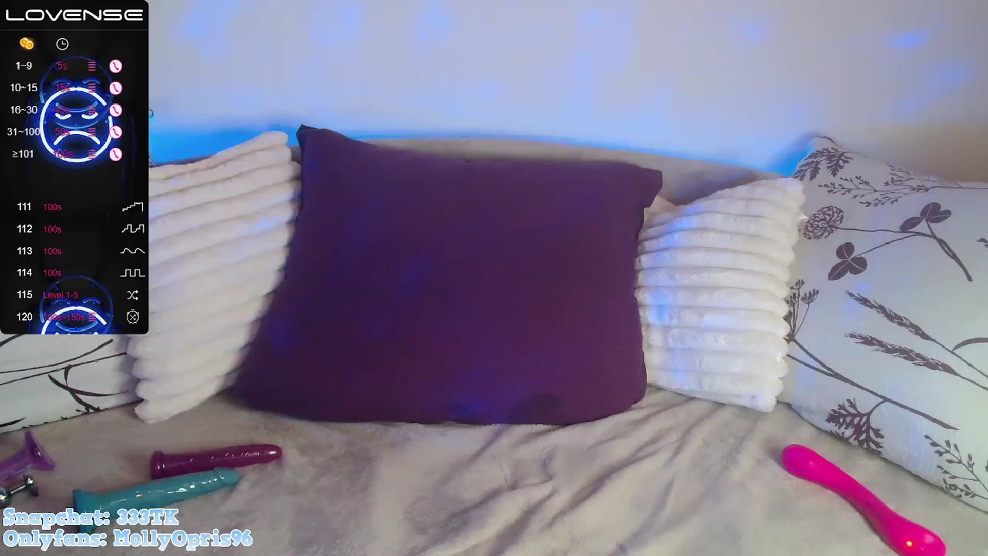 Gallery image thumbnail from Molly_opris's myfreecams stream on, 11/19/2022, 03:06 image 15 of 20