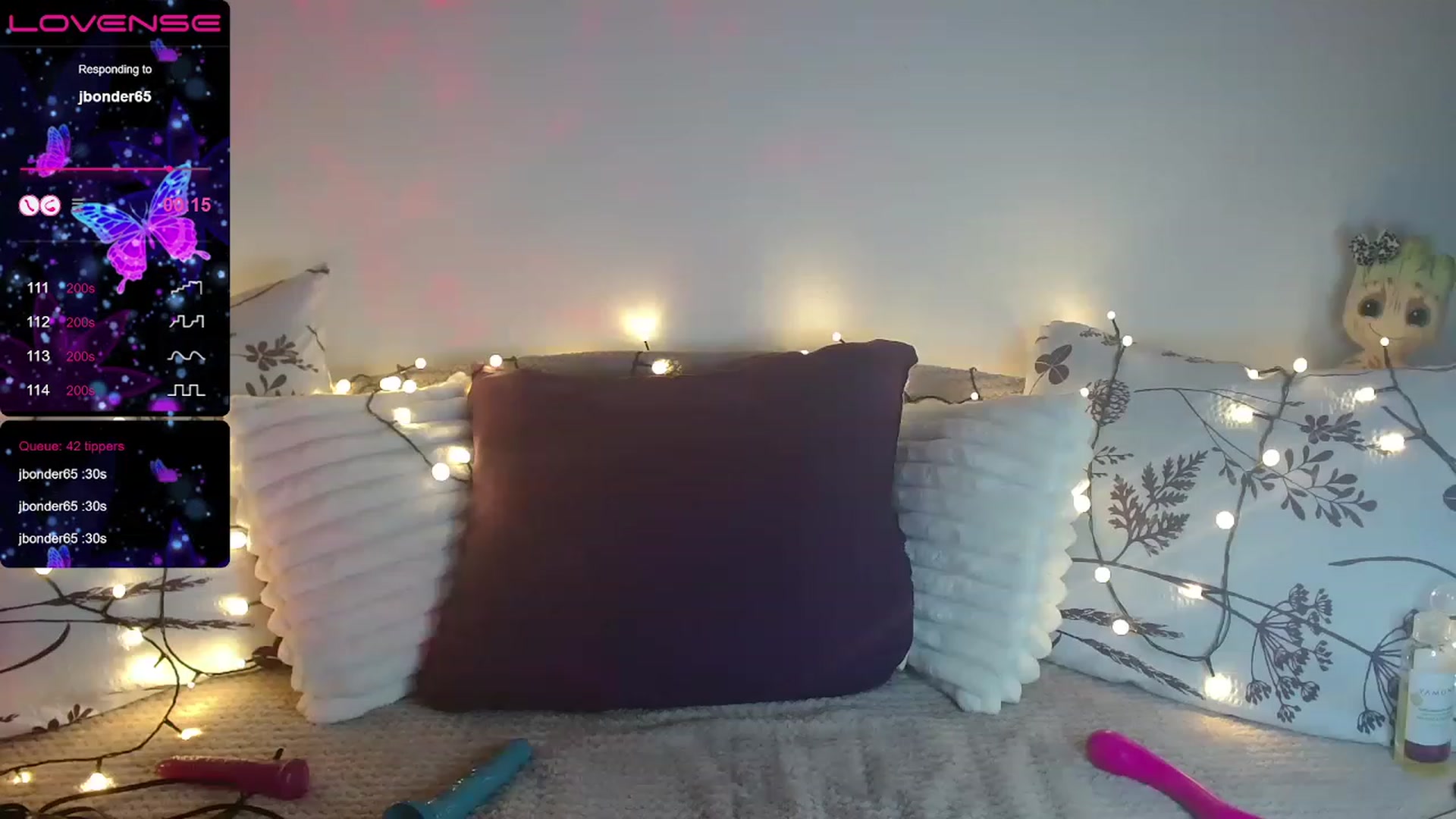 Gallery image thumbnail from Molly_opris's myfreecams stream on, 12/27/2022, 20:23 image 17 of 20