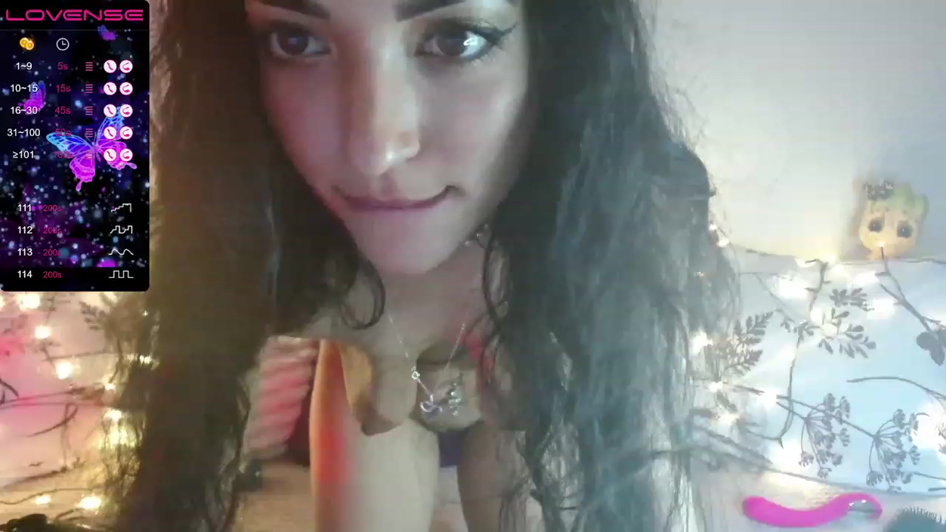 Gallery image thumbnail from Molly_opris's myfreecams stream on, 12/27/2022, 20:23 image 2 of 20