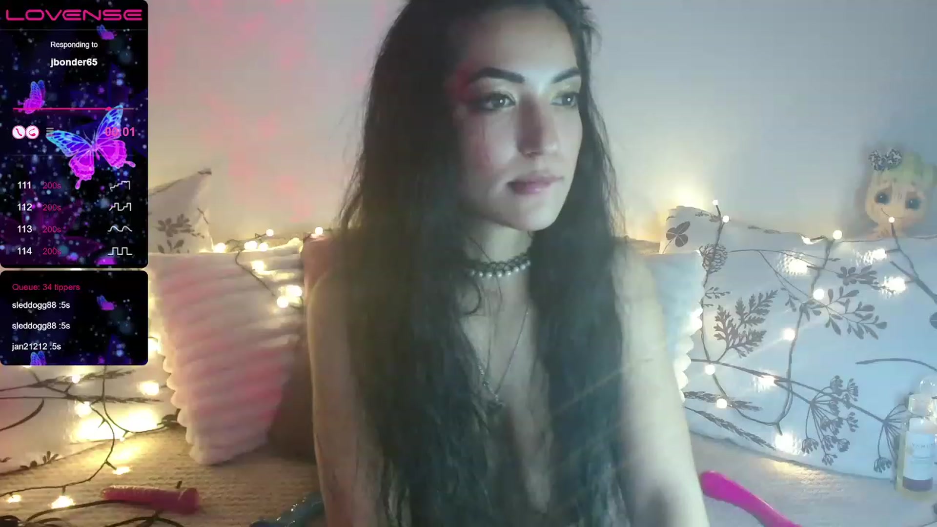 Gallery image thumbnail from Molly_opris's myfreecams stream on, 12/27/2022, 20:23 image 20 of 20