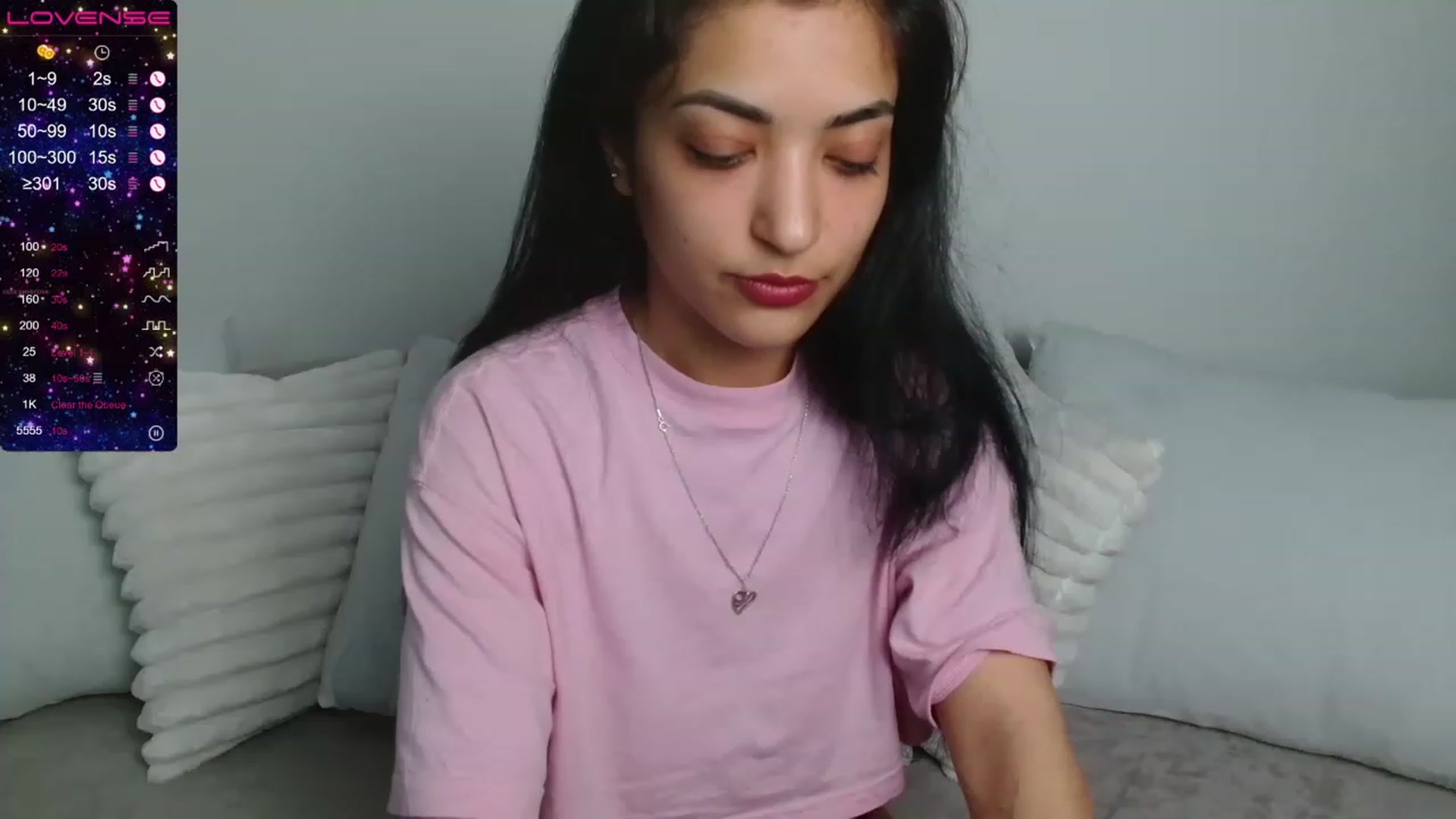 Gallery image thumbnail from Molly_opris's myfreecams stream on, 04/03/2023, 22:35 image 4 of 20