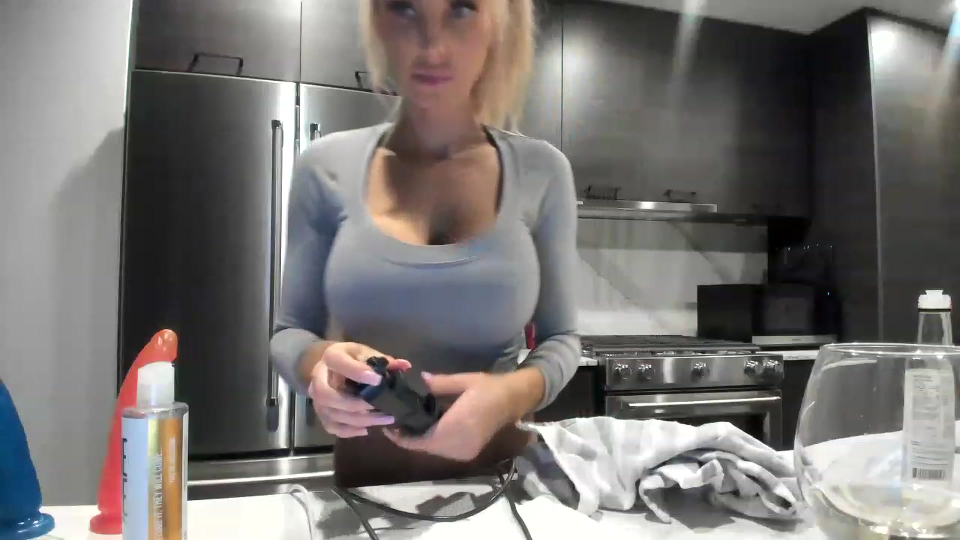 Gallery image thumbnail from Mollyboots's myfreecams stream on, 12/02/2022, 03:00 image 16 of 20