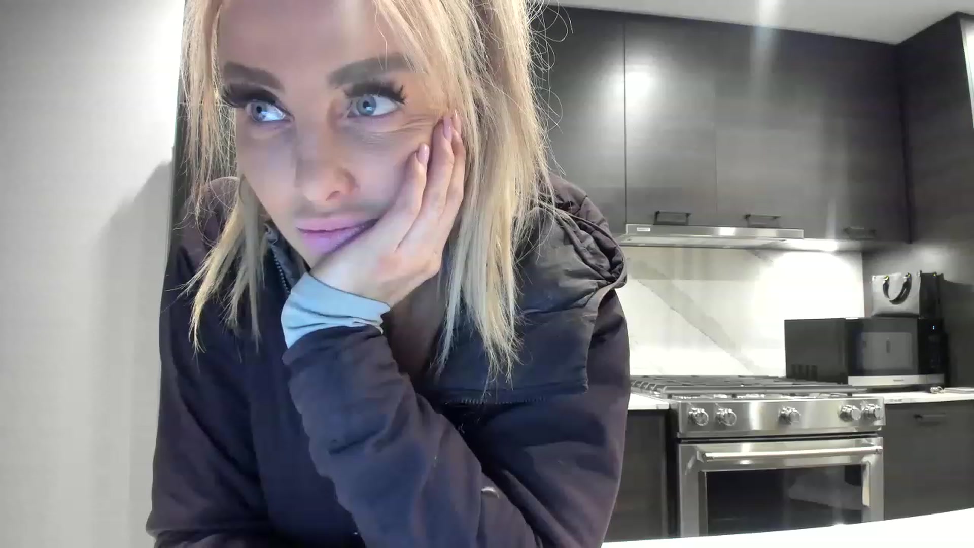 Gallery image thumbnail from Mollyboots's myfreecams stream on, 12/02/2022, 06:44 image 1 of 20