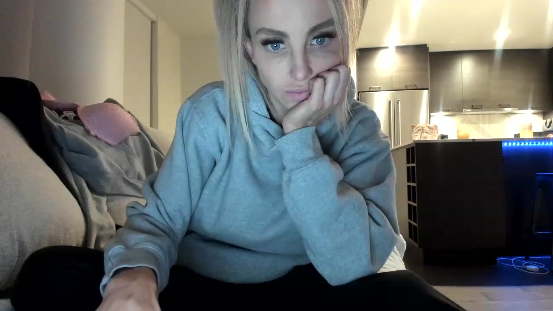 Gallery image thumbnail from Mollyboots's myfreecams stream on, 12/04/2022, 06:09 image 7 of 20