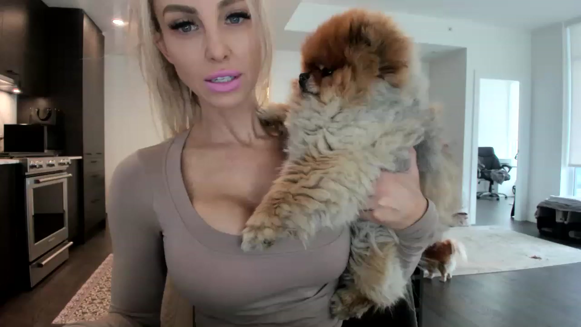 Gallery image thumbnail from Mollyboots's myfreecams stream on, 12/04/2022, 21:04 image 2 of 20