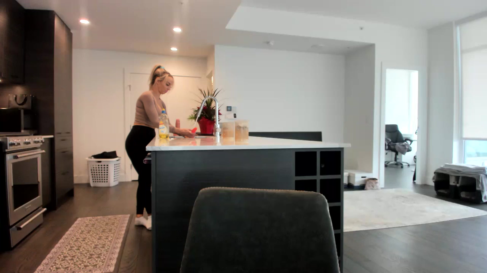 Gallery image thumbnail from Mollyboots's myfreecams stream on, 12/04/2022, 21:04 image 12 of 20