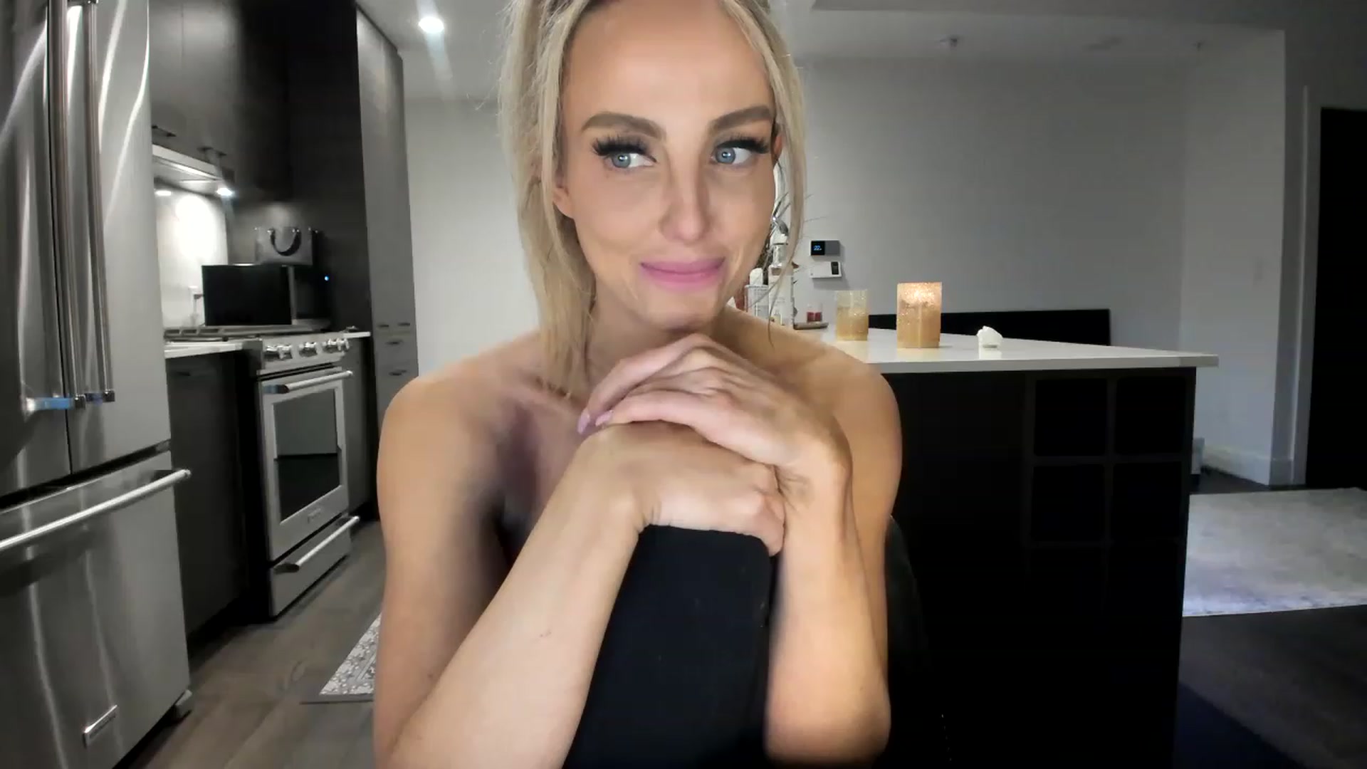 Gallery image thumbnail from Mollyboots's myfreecams stream on, 12/05/2022, 03:30 image 20 of 20