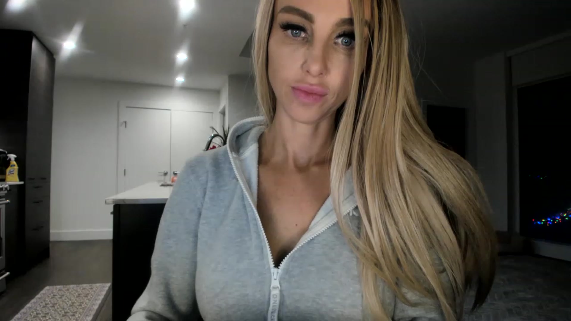 Gallery image thumbnail from Mollyboots's myfreecams stream on, 12/10/2022, 04:09 image 16 of 20
