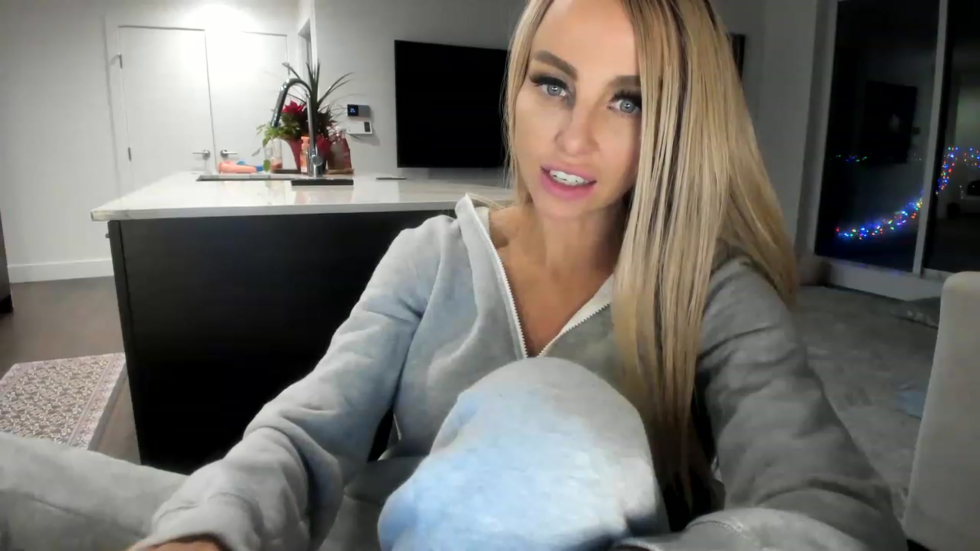 Gallery image thumbnail from Mollyboots's myfreecams stream on, 12/10/2022, 04:09 image 20 of 20