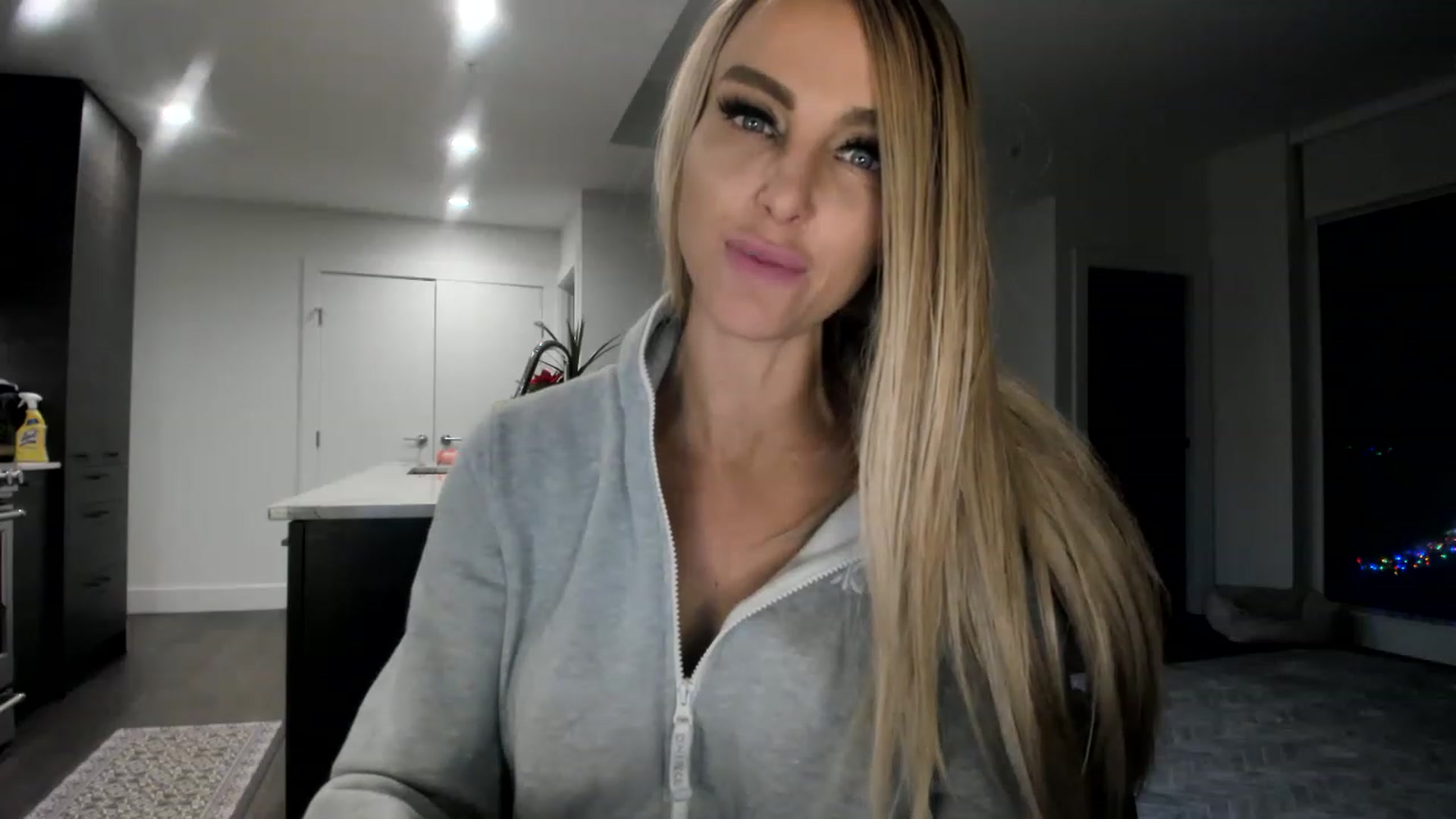 Gallery image thumbnail from Mollyboots's myfreecams stream on, 12/10/2022, 04:09 image 15 of 20