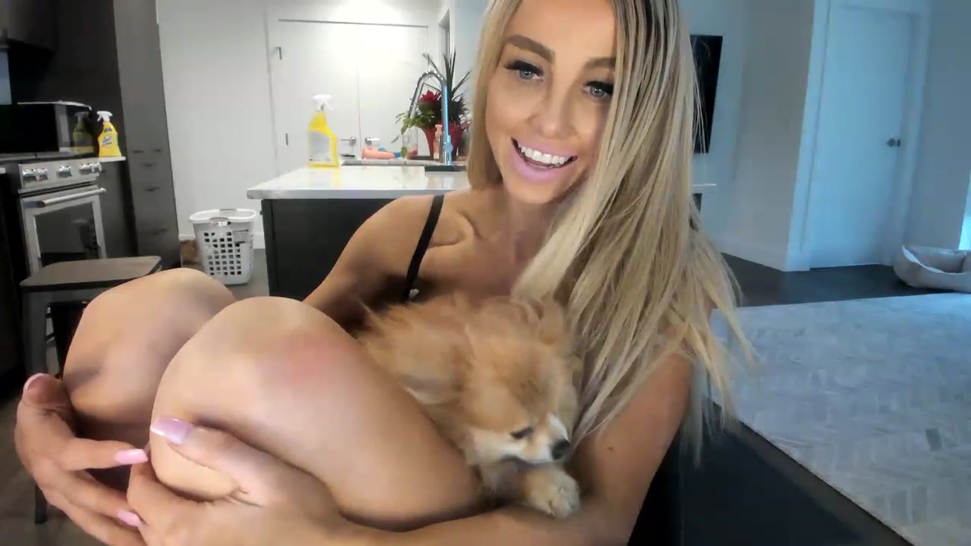 Gallery image thumbnail from Mollyboots's myfreecams stream on, 12/10/2022, 23:09 image 7 of 20