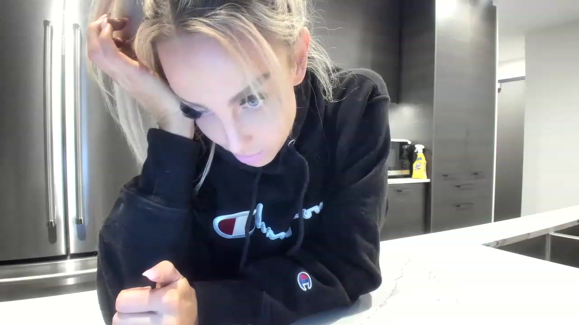 Gallery image thumbnail from Mollyboots's myfreecams stream on, 12/11/2022, 06:32 image 1 of 20