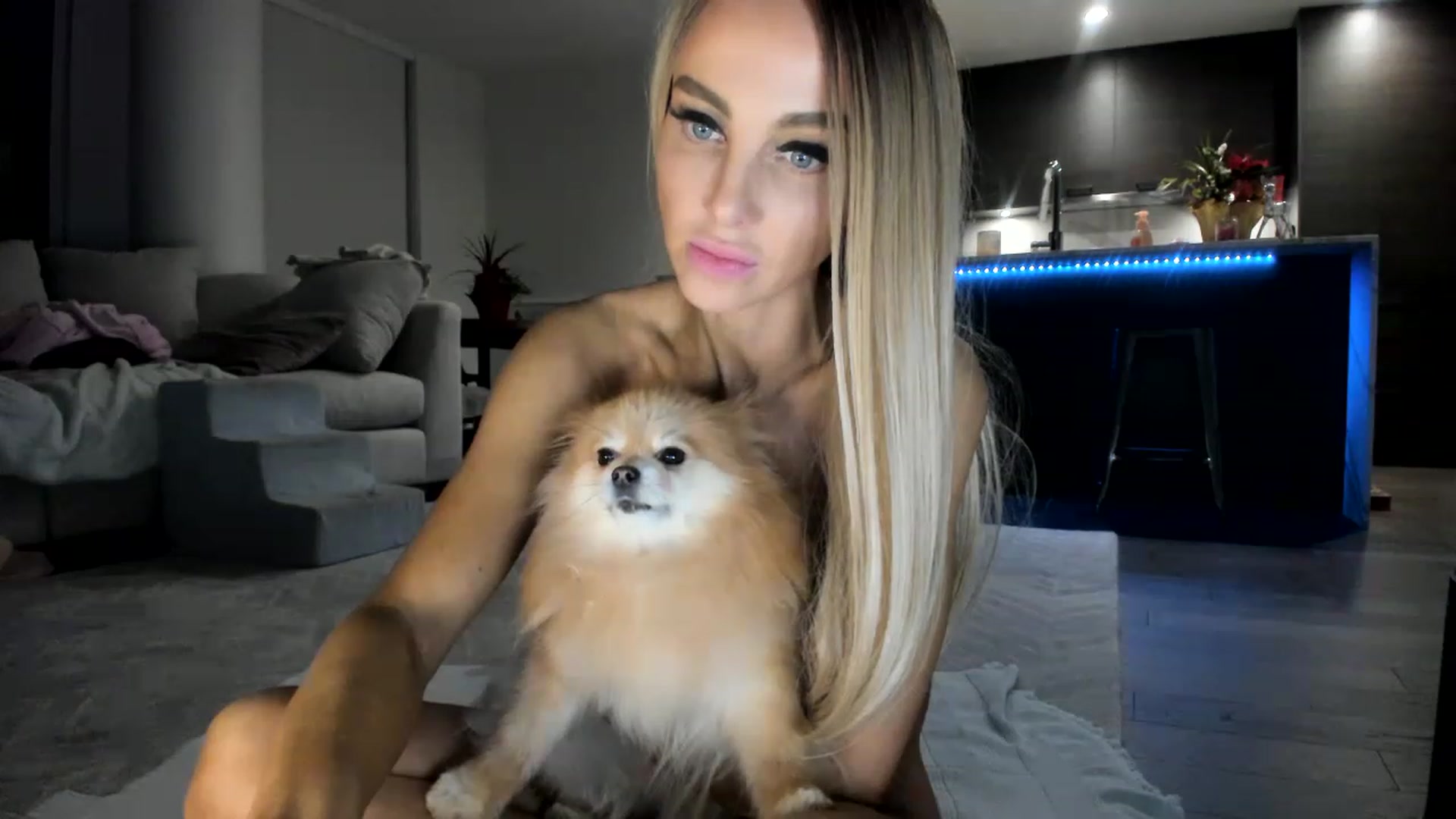 Gallery image thumbnail from Mollyboots's myfreecams stream on, 12/18/2022, 03:32 image 19 of 20