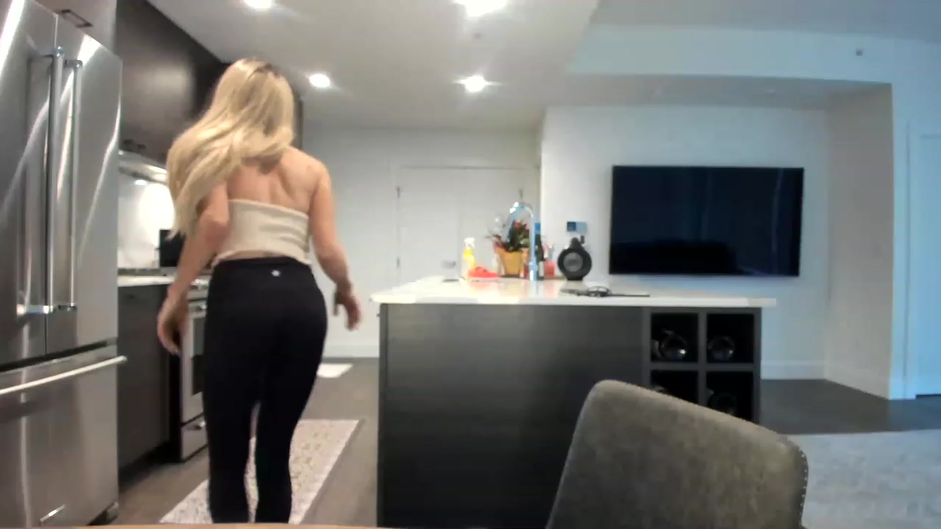 Gallery image thumbnail from Mollyboots's myfreecams stream on, 01/03/2023, 23:40 image 4 of 20