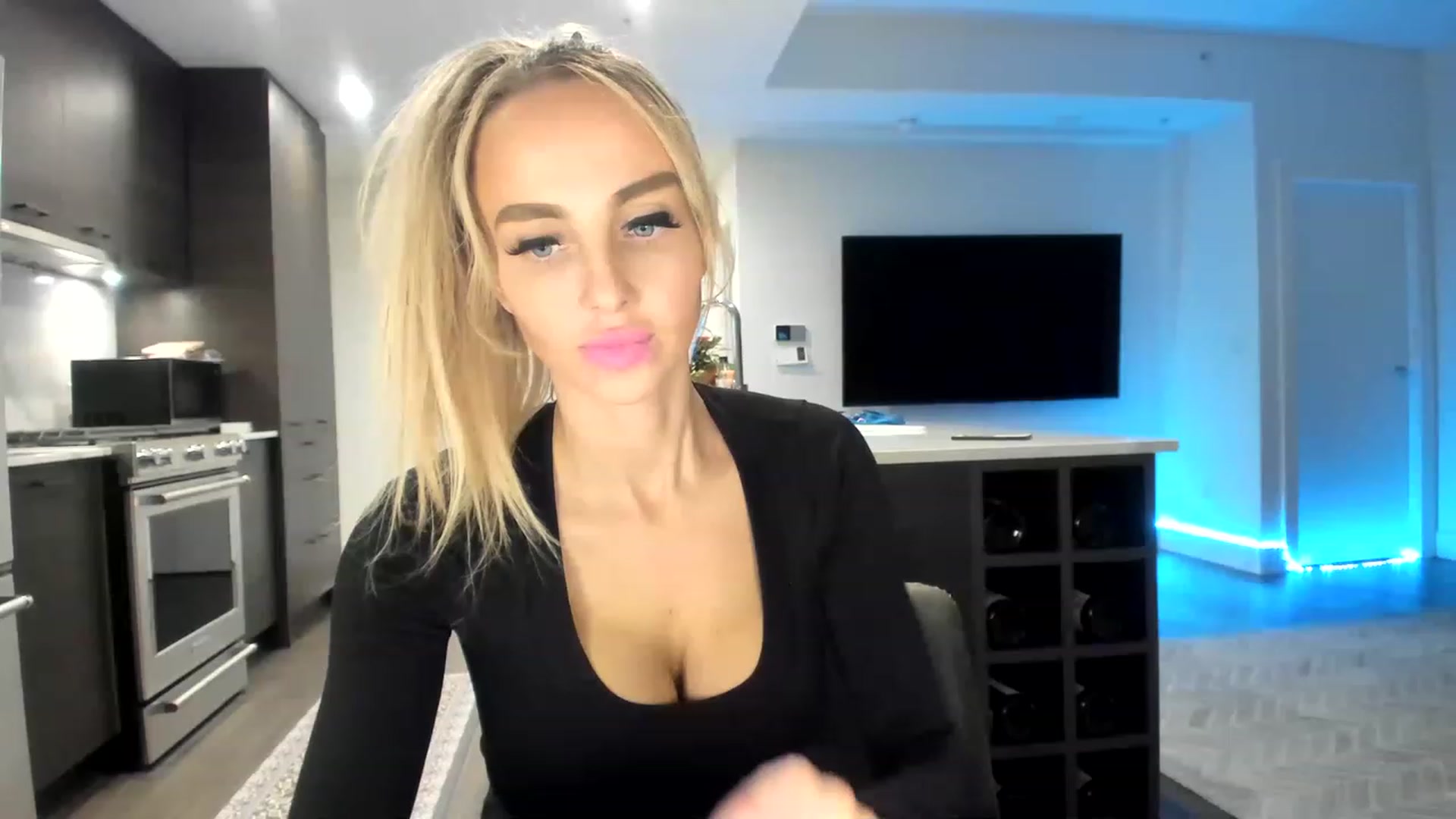 Gallery image thumbnail from Mollyboots's myfreecams stream on, 01/12/2023, 01:22 image 8 of 20