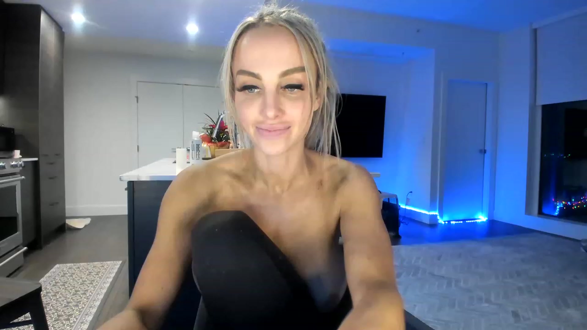 Gallery image thumbnail from Mollyboots's myfreecams stream on, 01/14/2023, 05:24 image 17 of 20