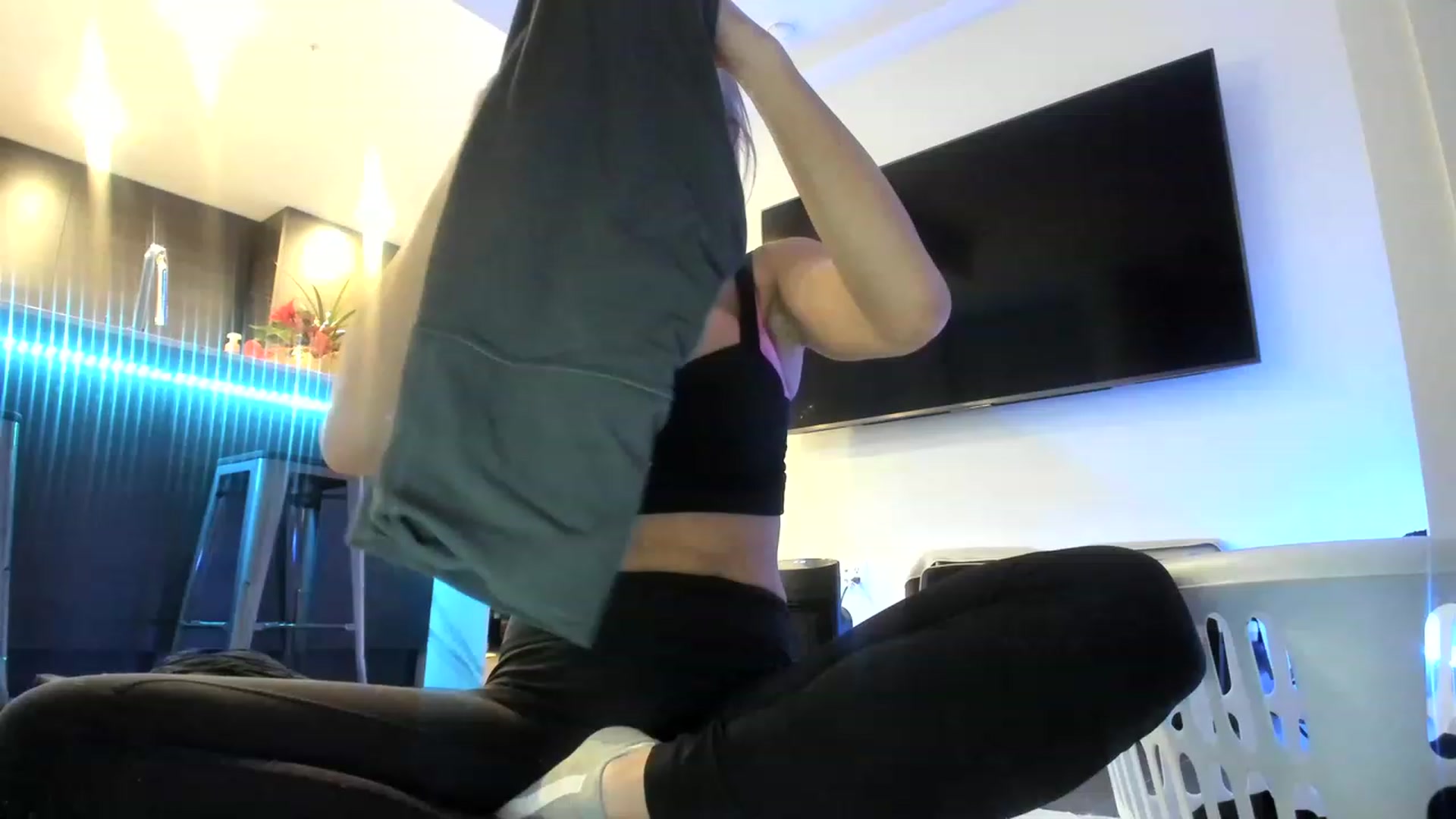 Gallery image thumbnail from Mollyboots's myfreecams stream on, 01/15/2023, 05:40 image 2 of 20