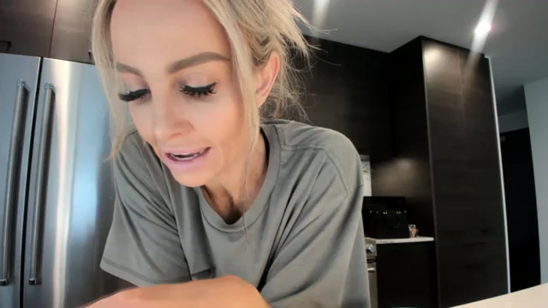 Gallery image thumbnail from Mollyboots's myfreecams stream on, 01/31/2023, 18:36 image 14 of 20