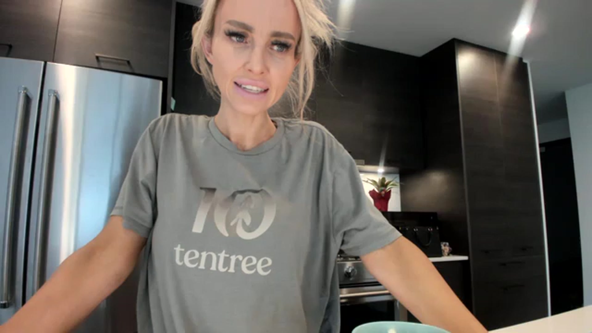 Gallery image thumbnail from Mollyboots's myfreecams stream on, 01/31/2023, 18:36 image 16 of 20