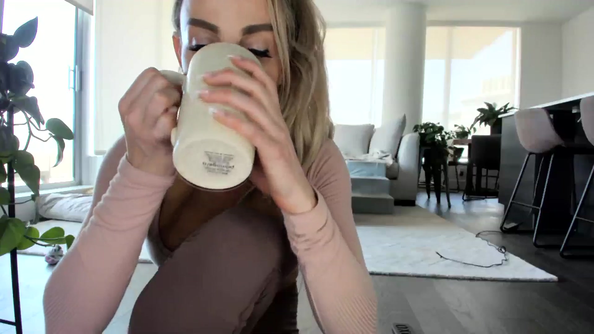 Gallery image thumbnail from Mollyboots's myfreecams stream on, 09/14/2023, 18:28 image 5 of 20