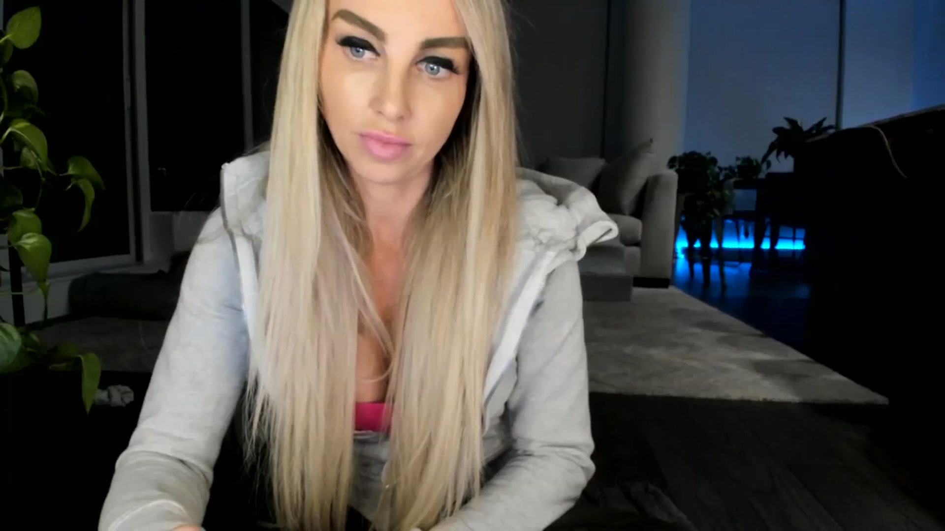Gallery image thumbnail from Mollyboots's myfreecams stream on, 09/15/2023, 04:18 image 16 of 20