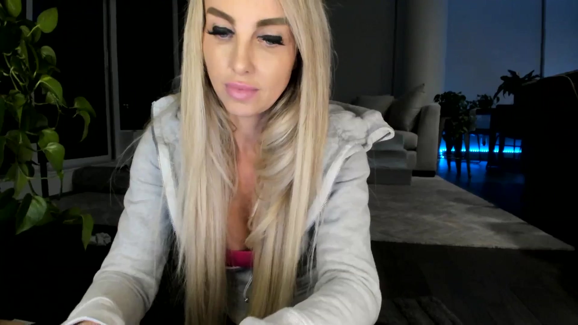 Gallery image thumbnail from Mollyboots's myfreecams stream on, 09/15/2023, 04:18 image 14 of 20