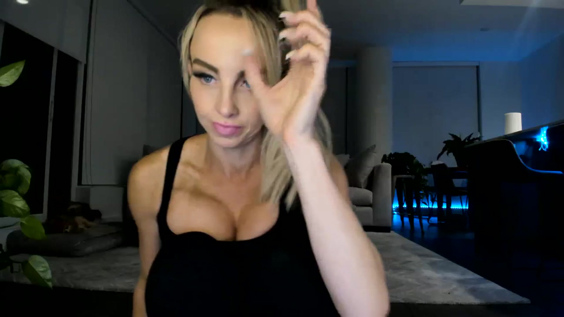 Gallery image thumbnail from Mollyboots's myfreecams stream on, 09/21/2023, 04:23 image 3 of 20