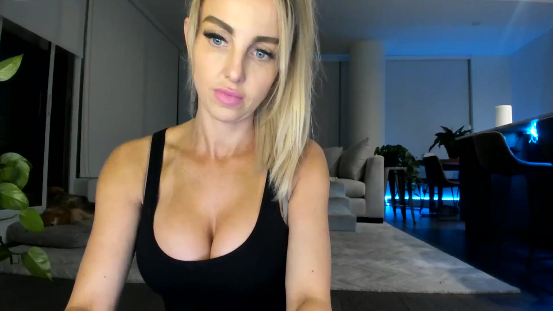 Gallery image thumbnail from Mollyboots's myfreecams stream on, 09/21/2023, 04:23 image 4 of 20
