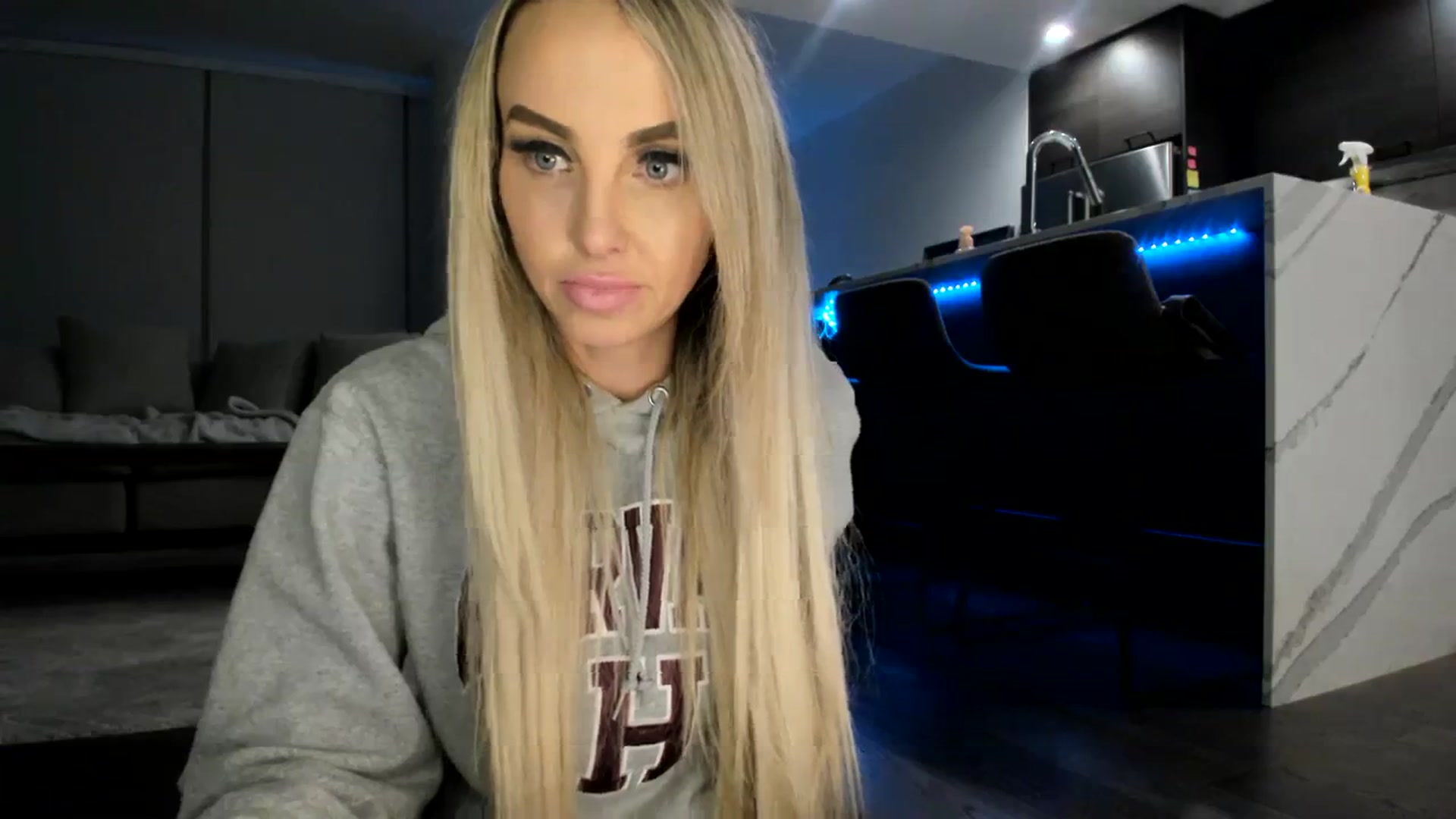 Gallery image thumbnail from Mollyboots's myfreecams stream on, 09/24/2023, 04:14 image 2 of 20