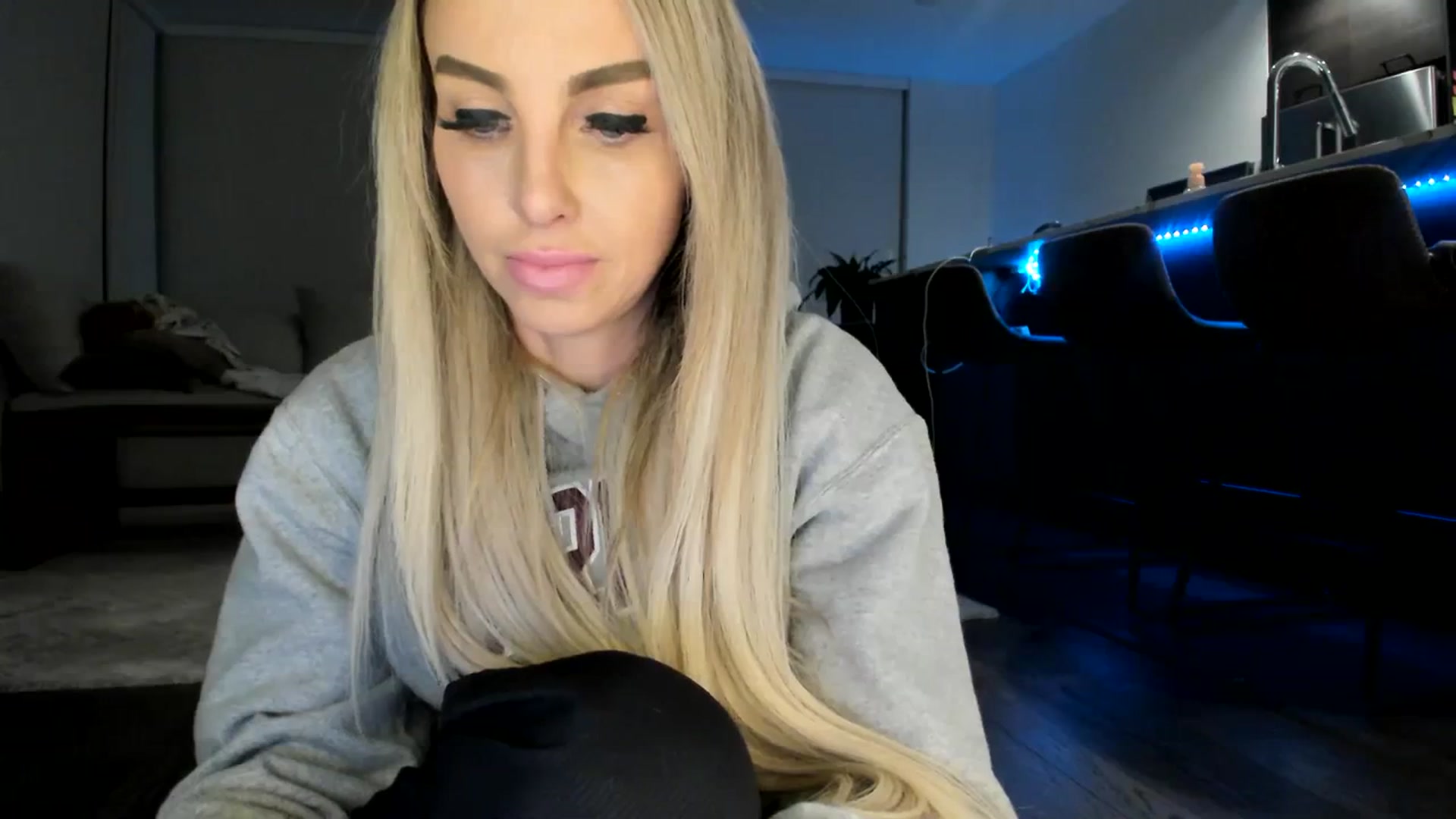 Gallery image thumbnail from Mollyboots's myfreecams stream on, 09/24/2023, 04:14 image 4 of 20