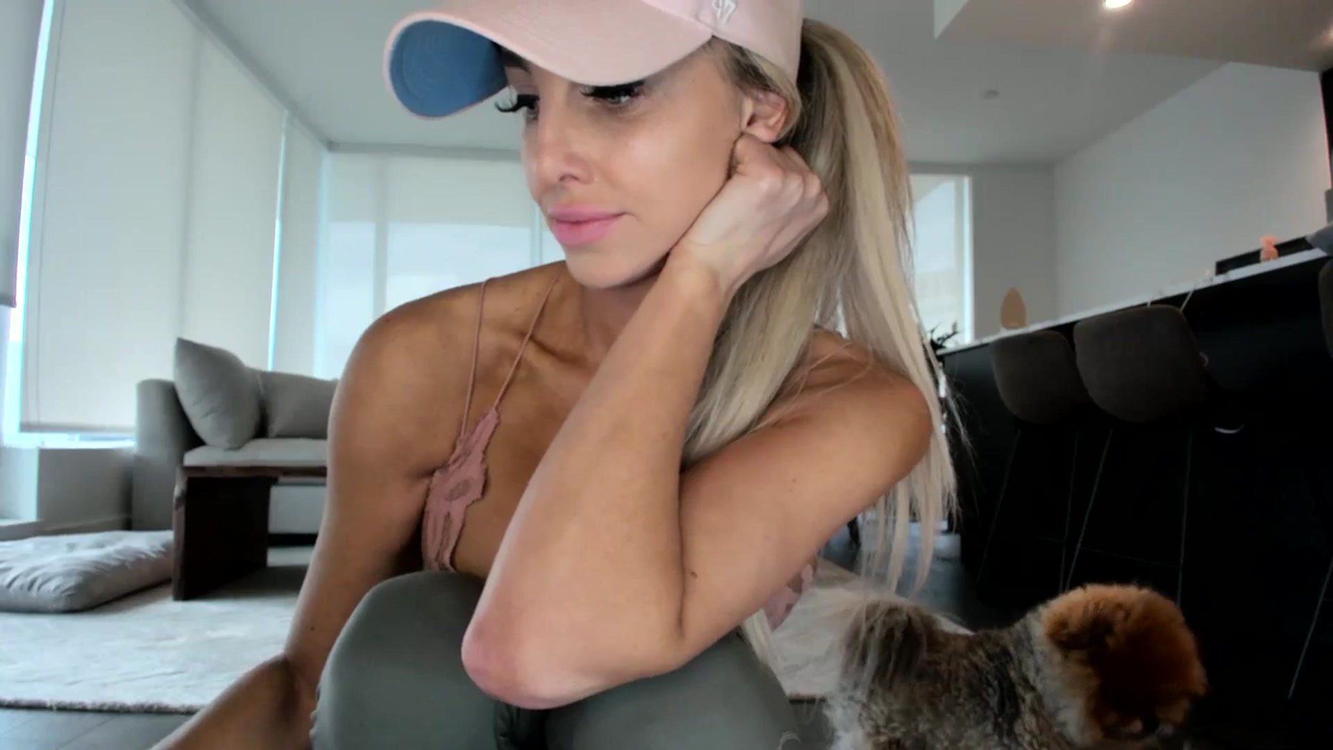 Gallery image thumbnail from Mollyboots's myfreecams stream on, 09/25/2023, 23:57 image 14 of 20