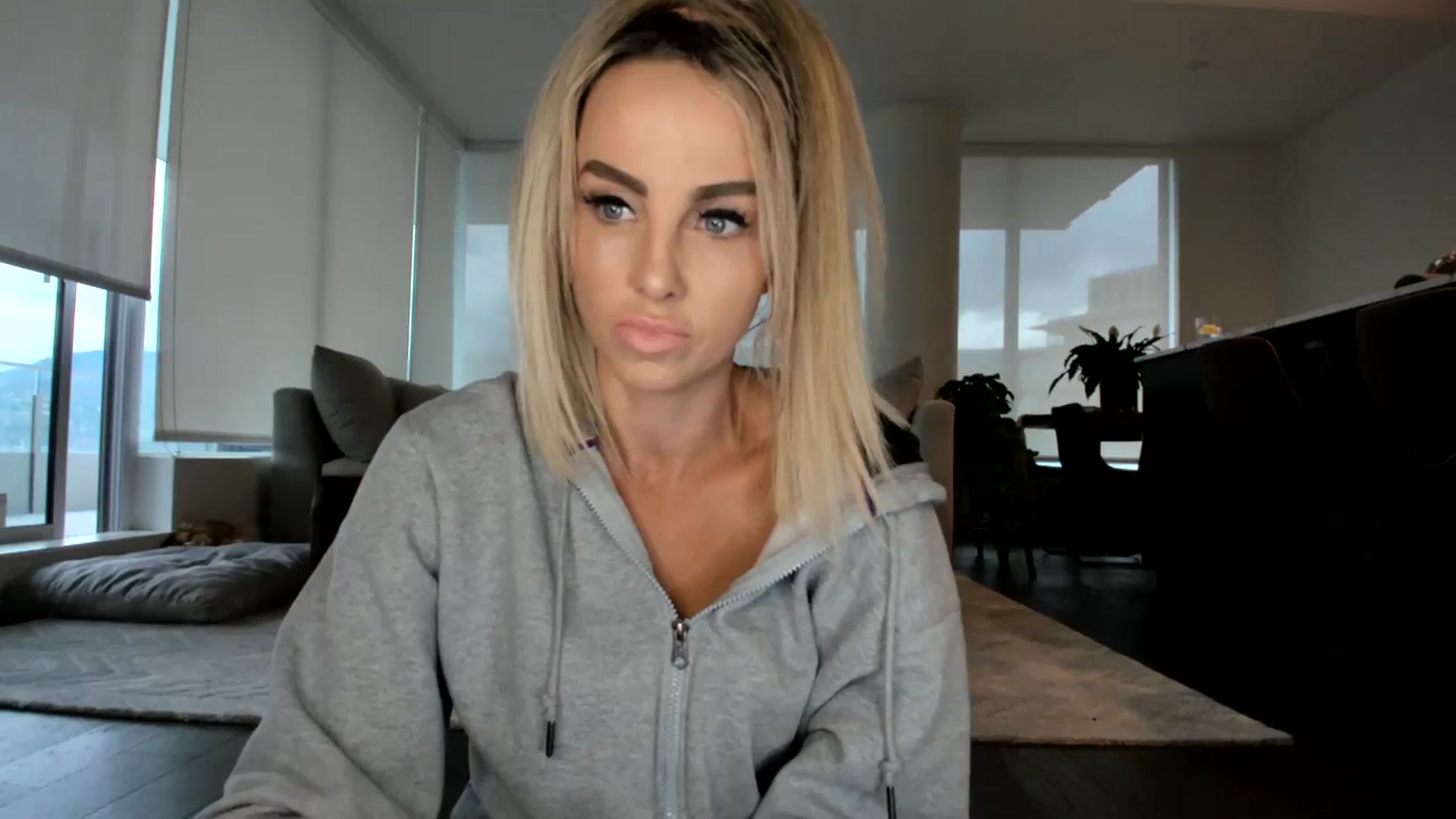 Gallery image thumbnail from Mollyboots's myfreecams stream on, 09/27/2023, 24:25 image 1 of 20
